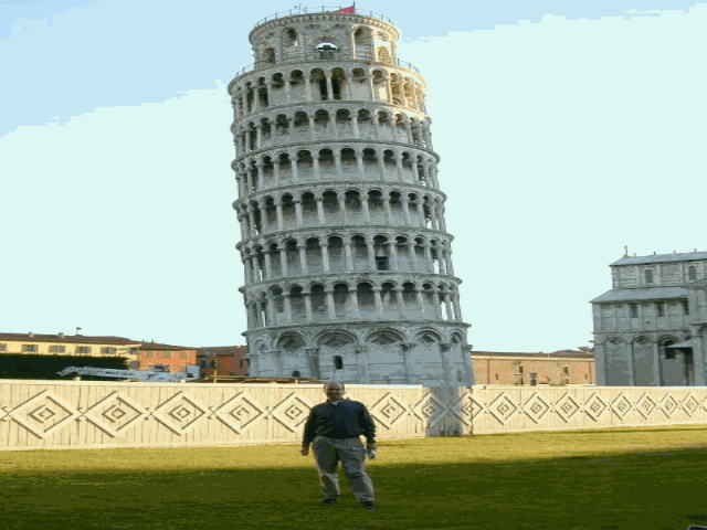 Schief in Pisa